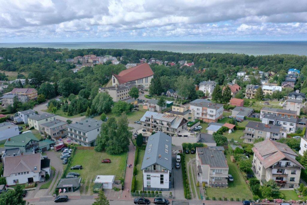 Kompas Jastrzebia Gora Bagian luar foto
